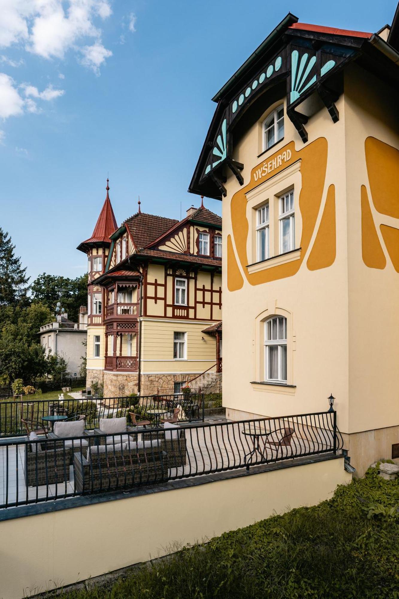 Vila Vysehrad Лугачовице Экстерьер фото
