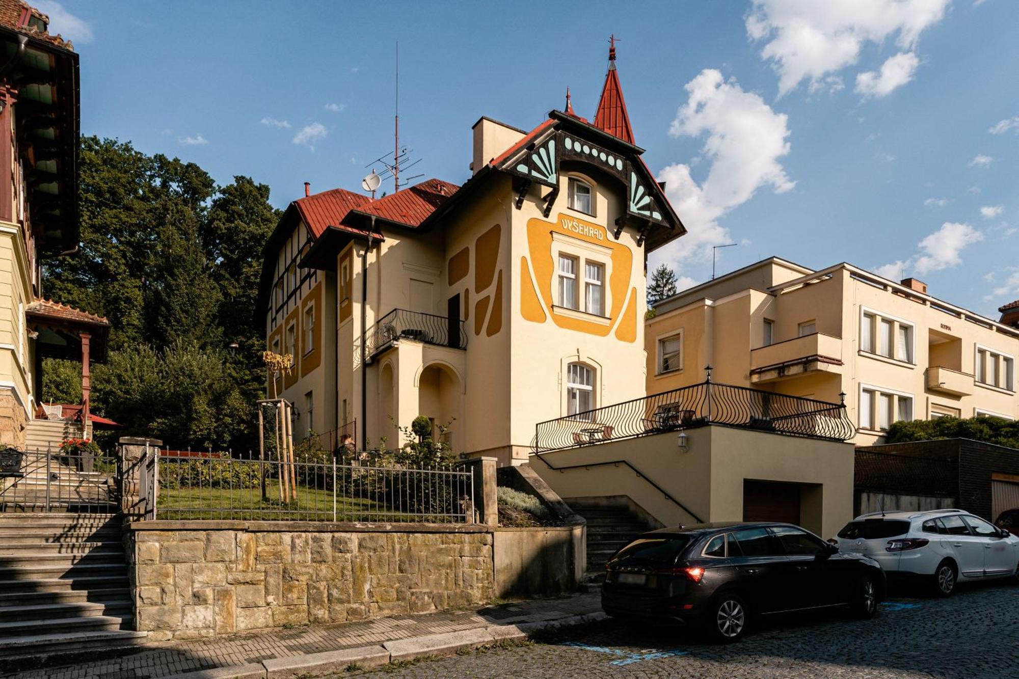 Vila Vysehrad Лугачовице Экстерьер фото